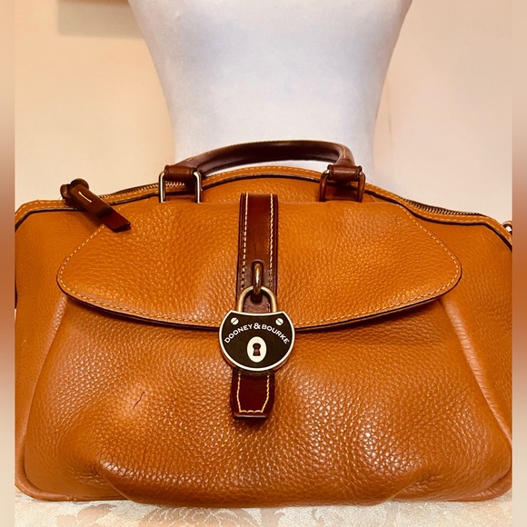 Dooney & Bourke Satchel has pen mark on front but otherwise good condition - Picture 1 of 1